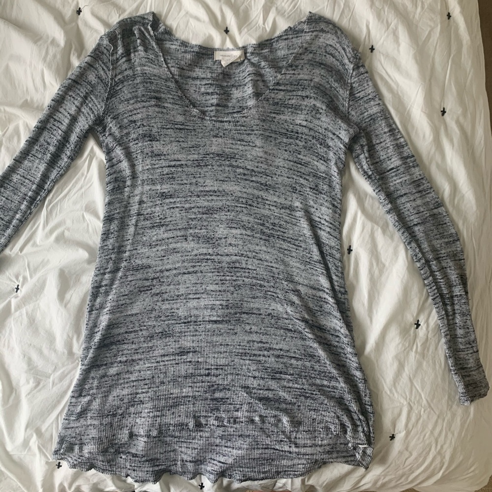Heather grey, light weight, oversized fit top
